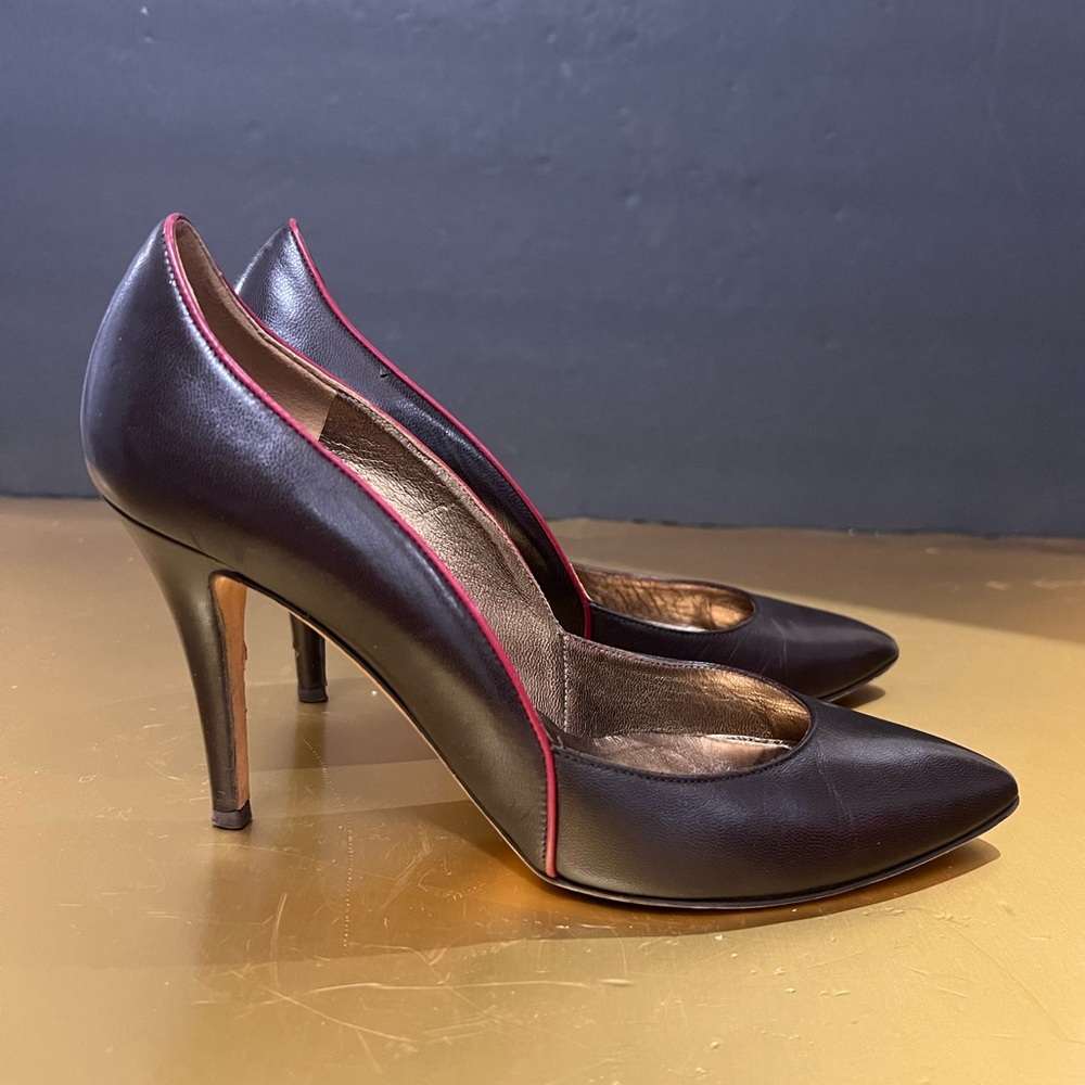 ESCADA women sexy curve bronze pumps with red edging